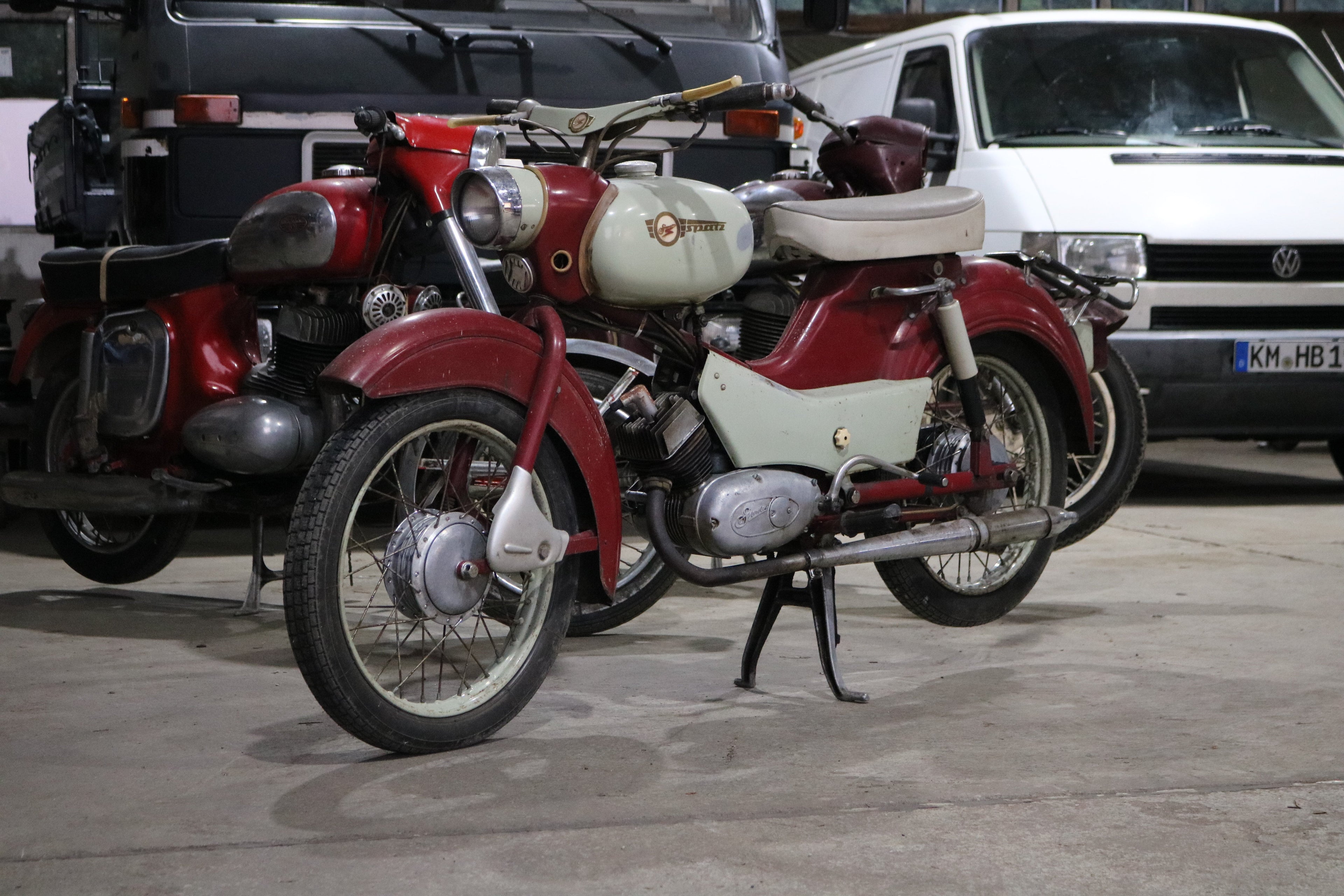 Simson Spatz in Industriehalle