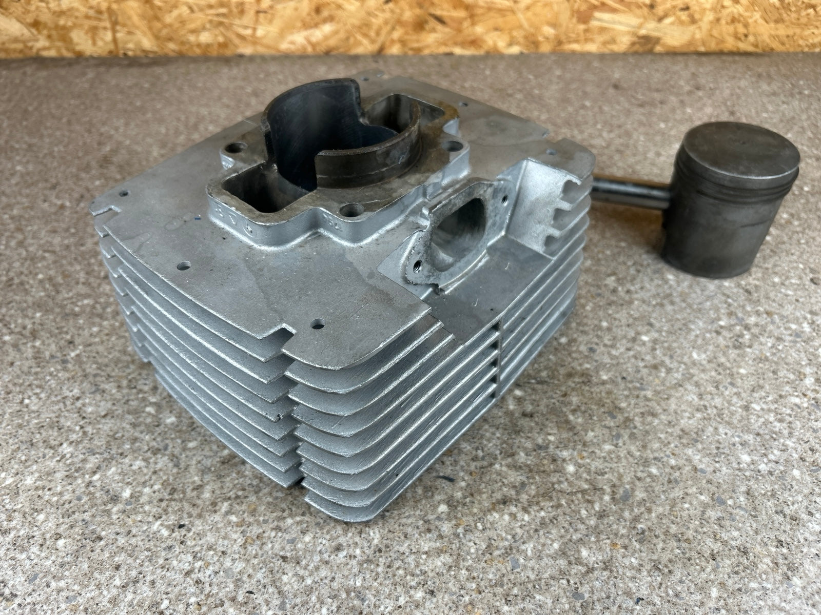 Zylinderset MZ ETZ 250 DDR Megu