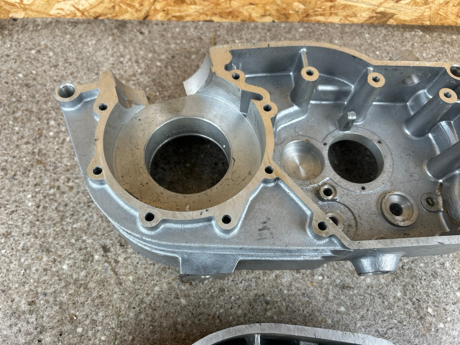 Motorgehäuse MZ ETZ 250 251 Neu Lagerware DDR