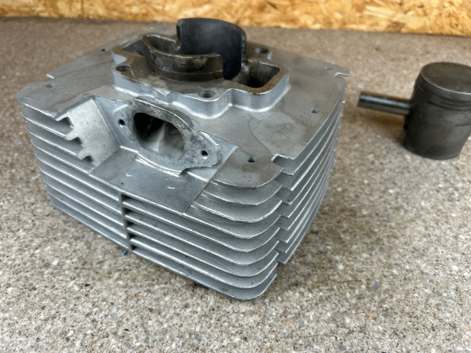 Zylinderset MZ ETZ 250 DDR Megu