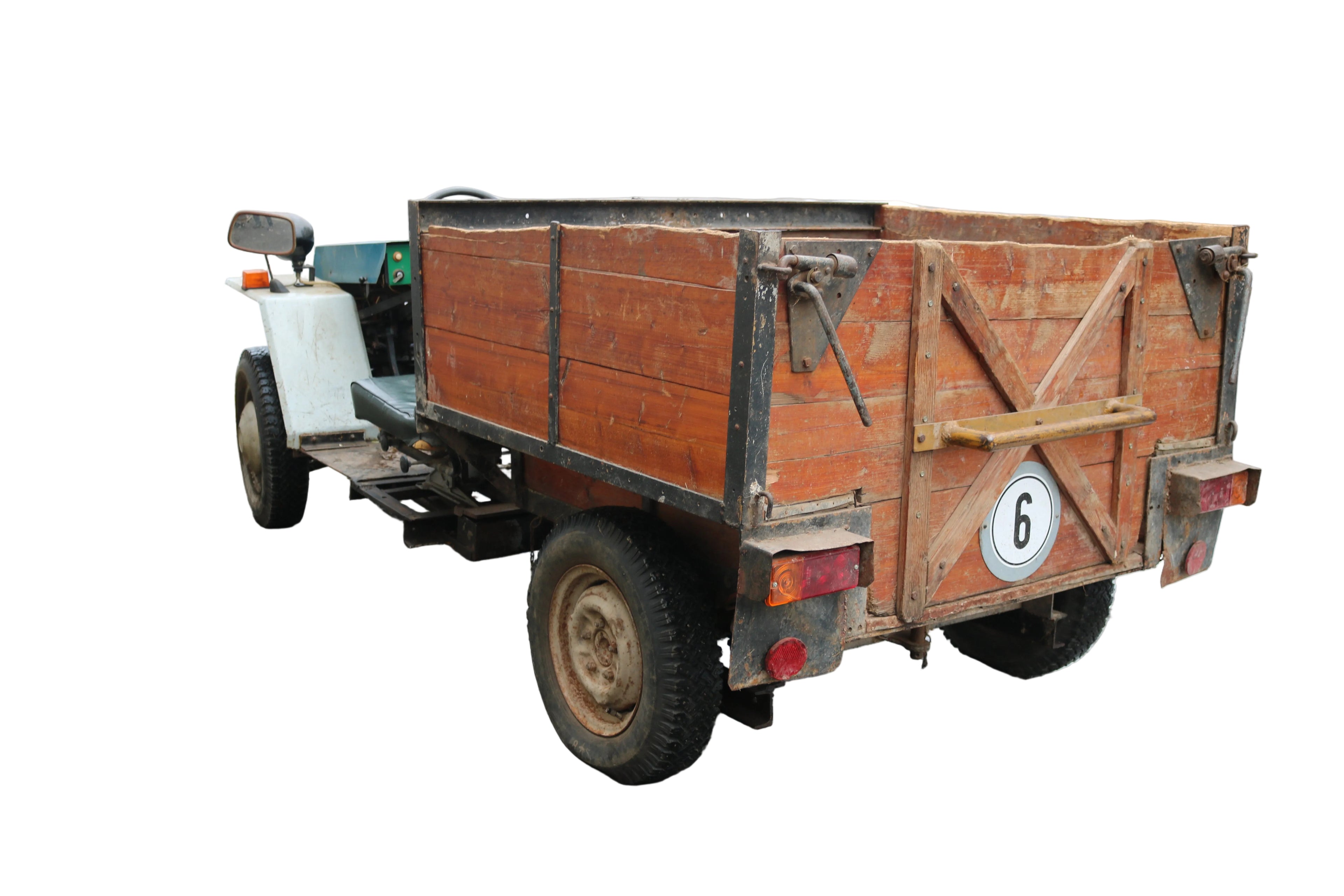 Eigenbau-Traktor mit Kippfunktion IWL Robur DDR