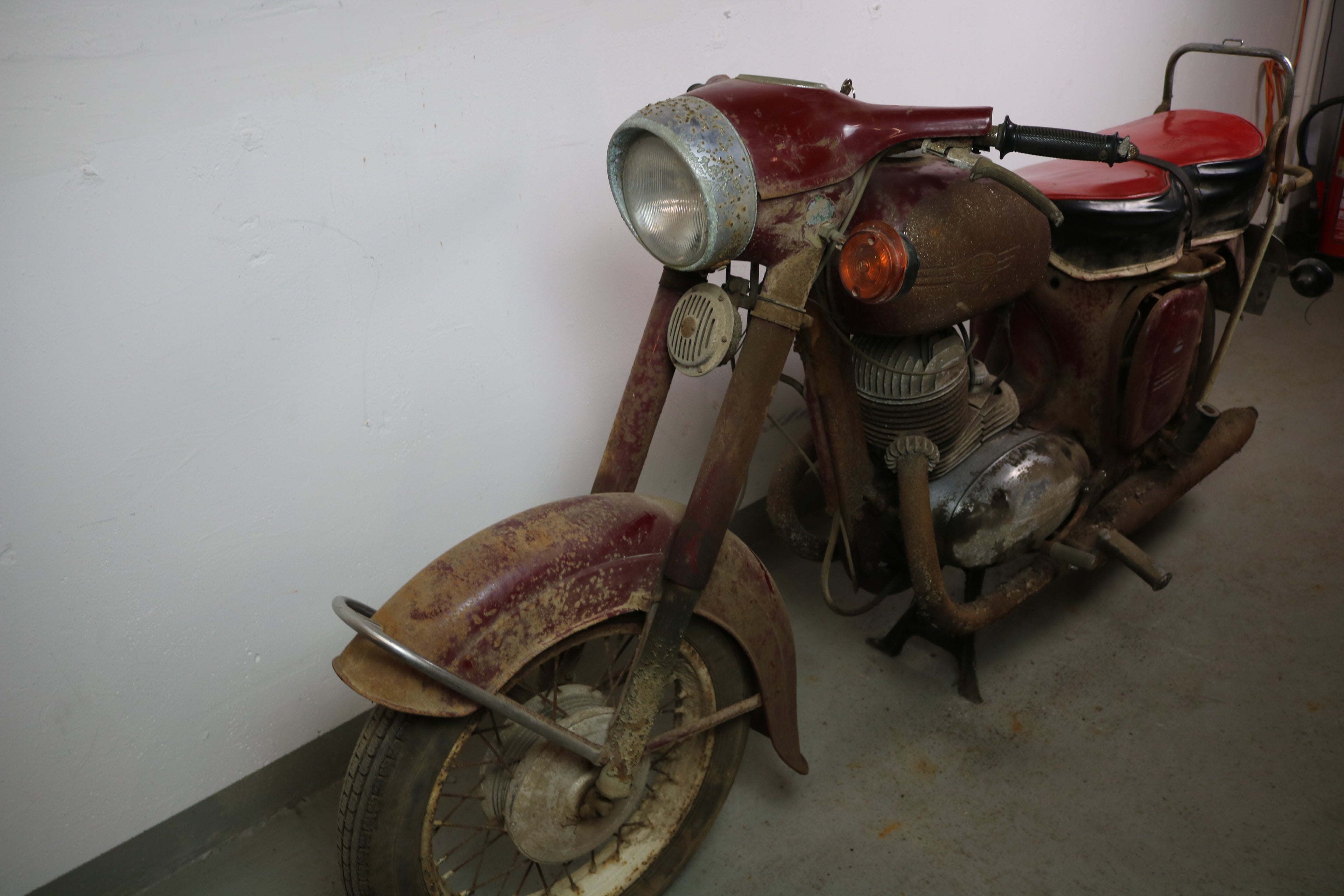 Jawa 250 Typ 353 kaufen (1971) – Scheunenfund, Brief & Motornummer passend, DDR-Brief, Originalzustand