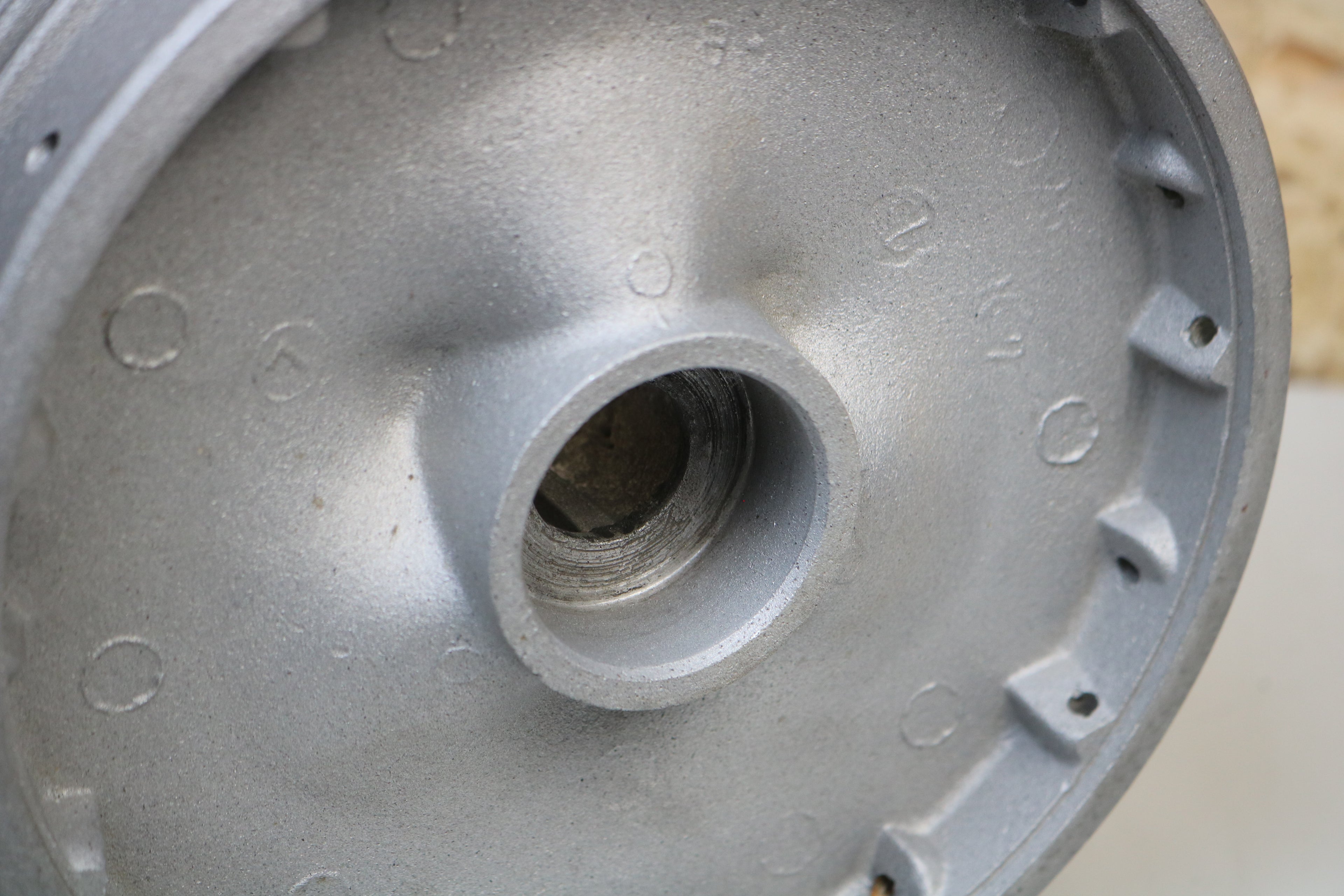 Radnabe vorne MZ TS 125 150 frühe Ausführung original DDR