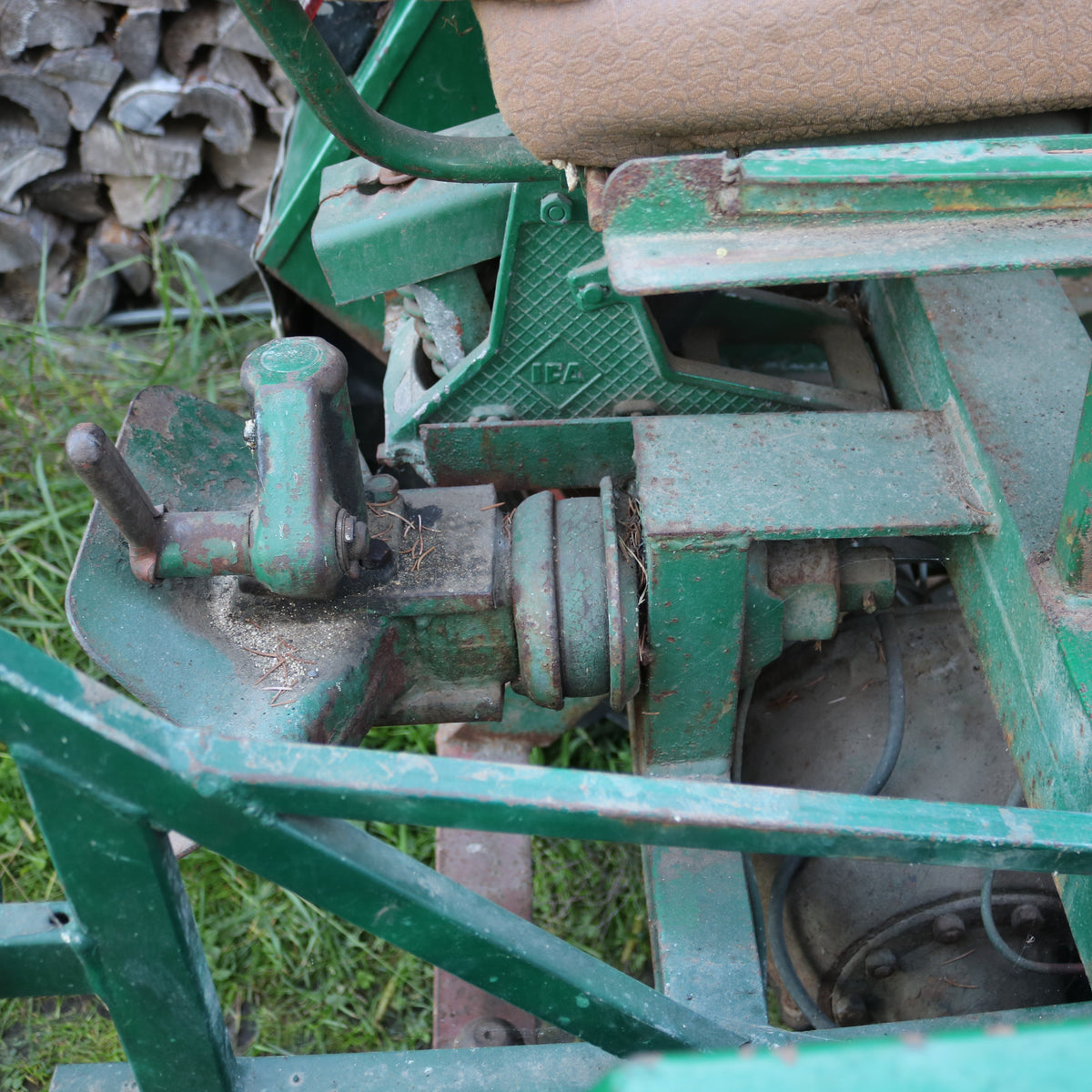 Eigenbau-Traktor mit Cunewalde 1H65 Wasserverdampfer Diesel, Robur LO Hinterachse, K30 Getriebe