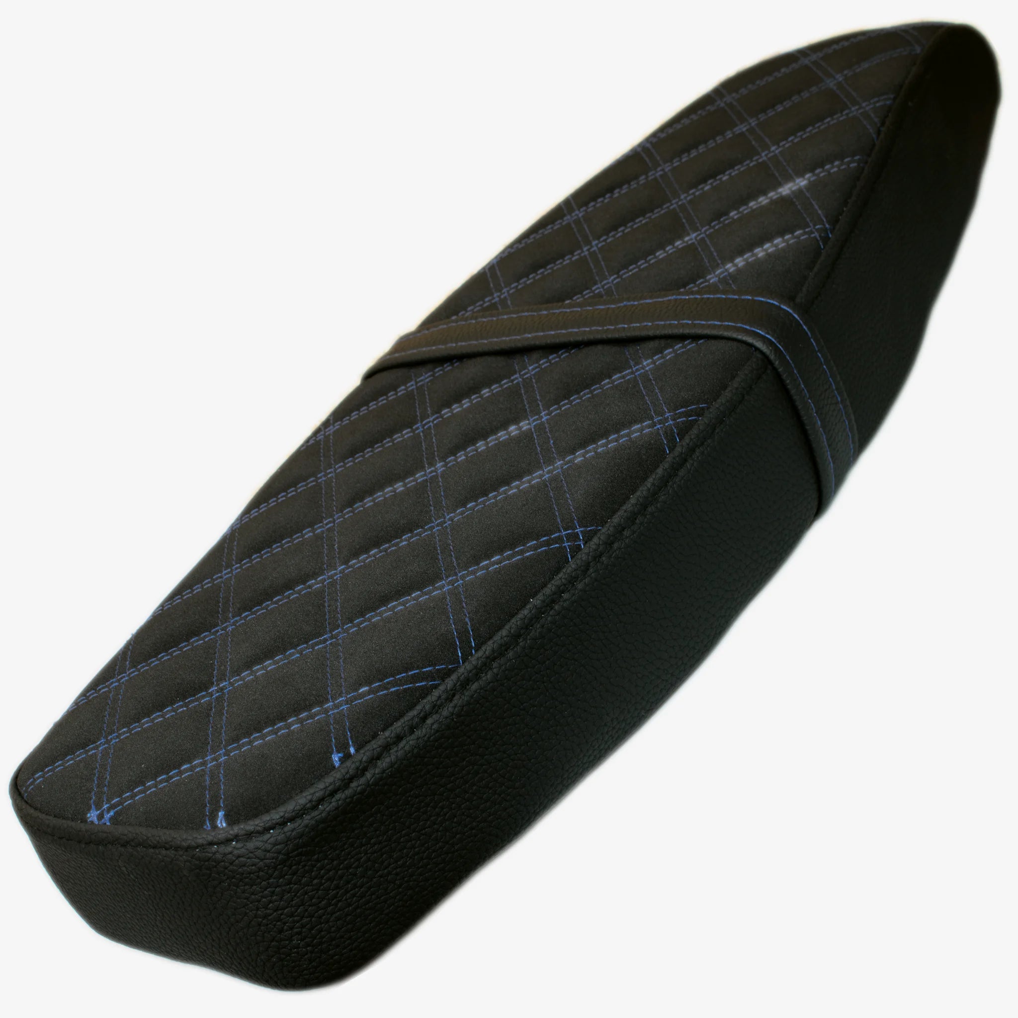 Simson Custom Sitzbank flach – Raute Schwarz-Blau Doppelnaht, Gesamtansicht